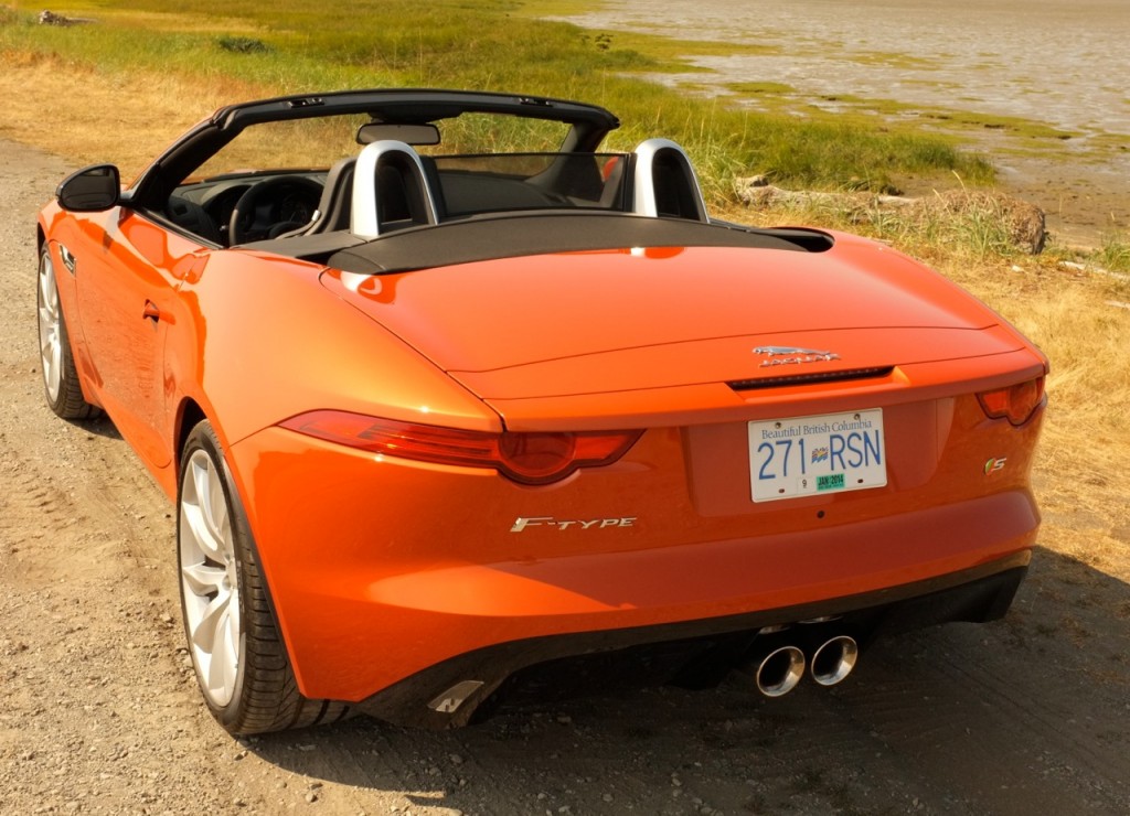 Jaguar F-Type Back