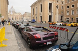 350 Lamborghinis, representing nearly every model produced, took part in 2013 Grande Giro in Italy.