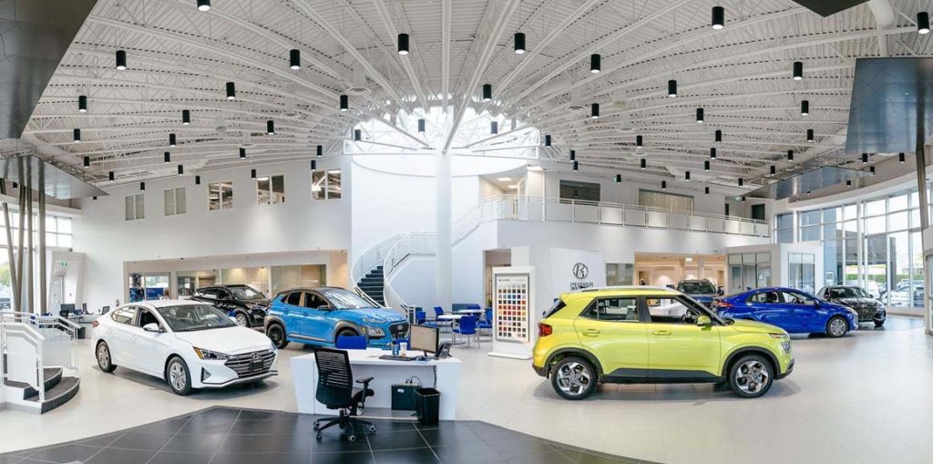 OpenRoad Hyundai Richmond’s new 33,000 square feet facility is a spacious 11-vehicle showroom, which features a modern, sophisticated design with soaring floor-to-ceiling glass.